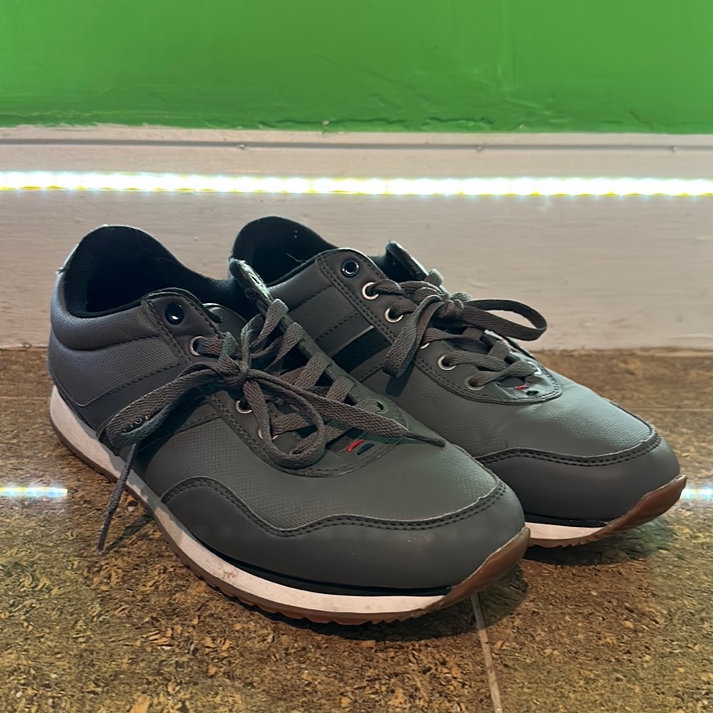 Tommy Hilfiger Men Athletic Grey Sneaker Size 10.5
